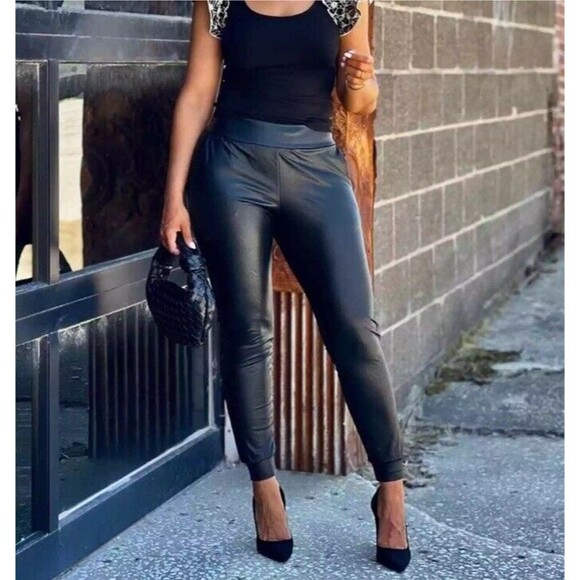 Commando Joggers Womens Small Faux Vegan Leather Pull On Pants Black Pockets - Picture 9 of 10